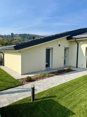 Appartement in San Fermo della Battaglia, Provincia di Como