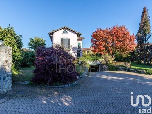 Villa in Sesto Calende, Provincia di Varese