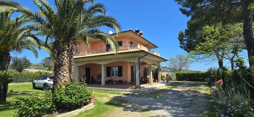 Villa in Città Sant'Angelo, Provincia di Pescara