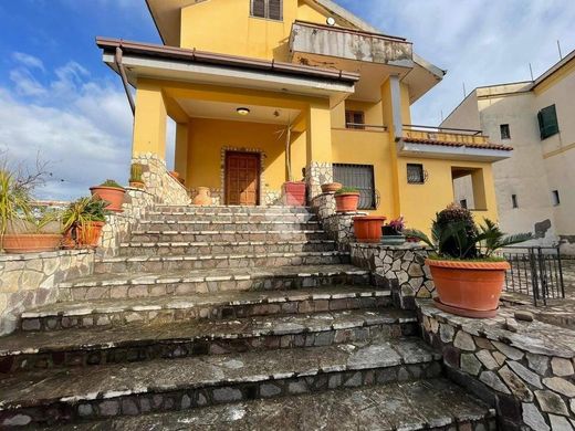 Villa in San Sebastiano al Vesuvio, Neapel