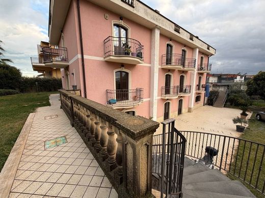 Βίλα σε San Gregorio di Catania, Catania