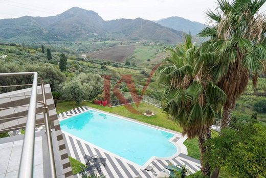 ‏וילה ב  Barcellona Pozzo di Gotto, Messina