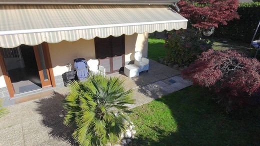 Villa in Galbiate, Provincia di Lecco