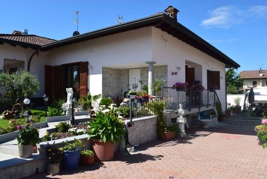 Villa in Cuggiono, Milan
