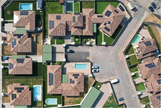 Villa in Voghera, Provincia di Pavia