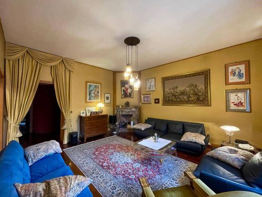 Apartment / Etagenwohnung in Rom, Latium