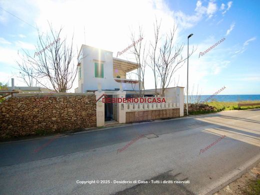 别墅  Favignana, 特拉帕尼省