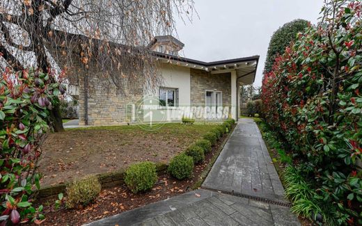 联排别墅  Vimercate, 蒙萨和布里安萨省