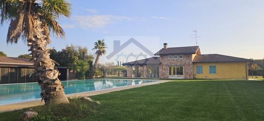 Villa a Bussolengo, Verona