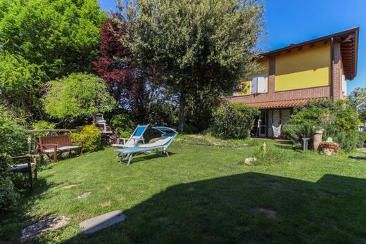 Villa a Monte San Pietro, Bologna
