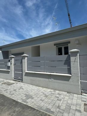 Villa a Castelfranco Emilia, Modena