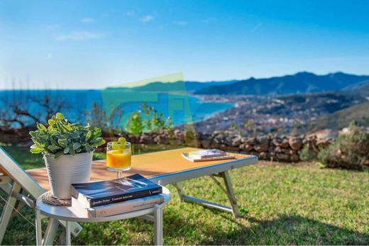 Загородный Дом, Borgio, Provincia di Savona