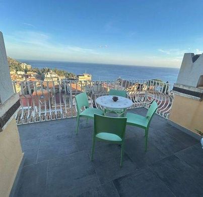 Appartement à Taormina, Messine