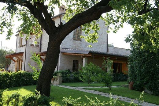 Propriété de campagne à Mosciano Sant'Angelo, Provincia di Teramo