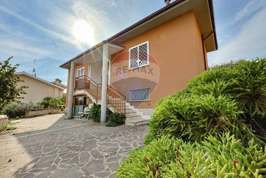 Luxus-Haus in Rom, Latium