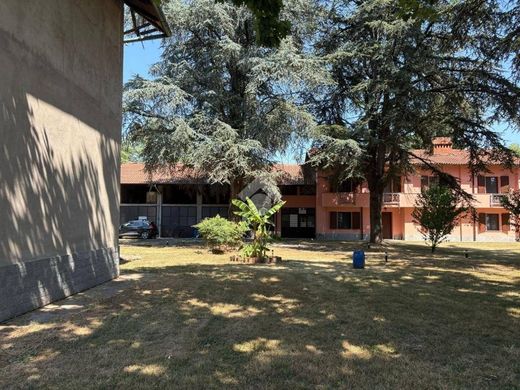 Villa a Cuggiono, Milano