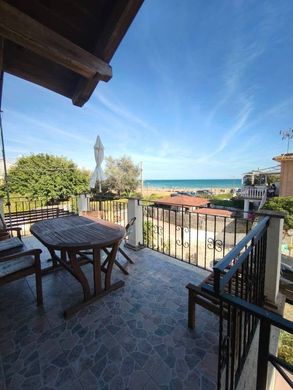 Villa in Terracina, Provincia di Latina