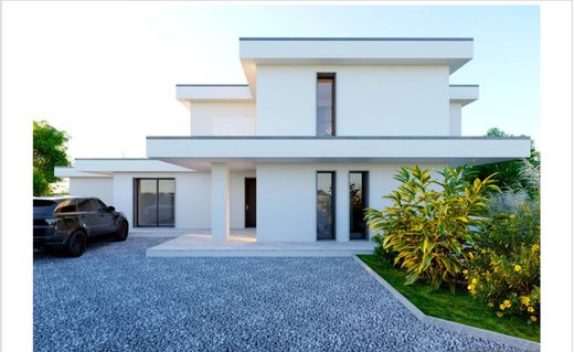 Villa Pietrasanta, Lucca ilçesinde