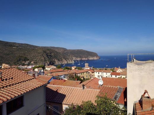 Capraia Isola, Provincia di Livornoの高級住宅