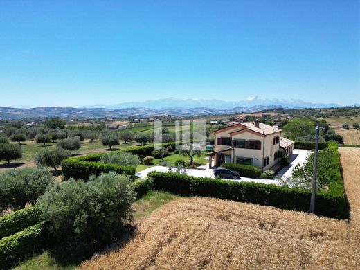 Villa Giulianova, Teramo ilçesinde