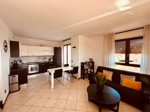 아파트 / Segrate, Città metropolitana di Milano