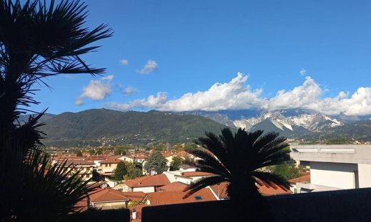 Penthouse in Carrara, Provincia di Massa-Carrara