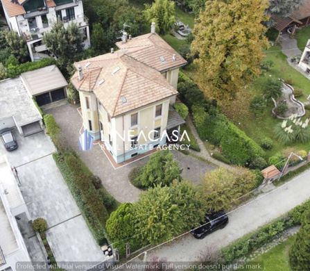 Villa in Corsico, Milan