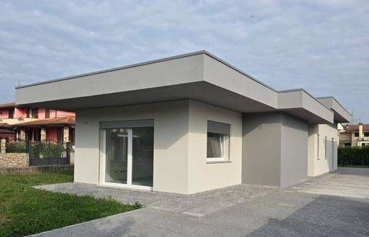 Villa in Filago, Provincia di Bergamo