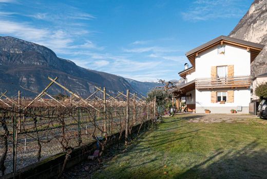 Villa Mezzocorona, Trento ilçesinde