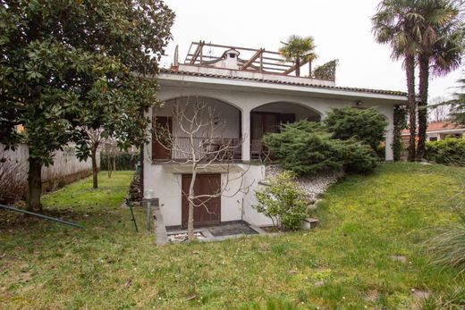 Villa - Trezzano sul Naviglio, Milão
