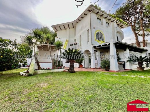 Villa in Fiumicino, Rome