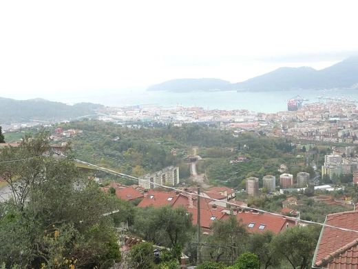 Villa a Vezzano Ligure, La Spezia