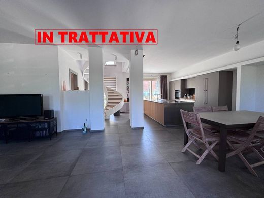 Villa in Castel San Pietro Terme, Bologna