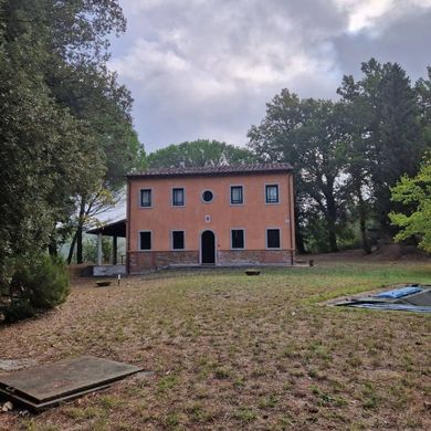 Villa in Palaia, Province of Pisa