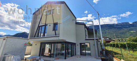 Apartment in Appiano sulla Strada del Vino, Bolzano