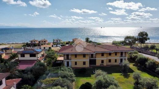 Villa in Capoterra, Provincia di Cagliari