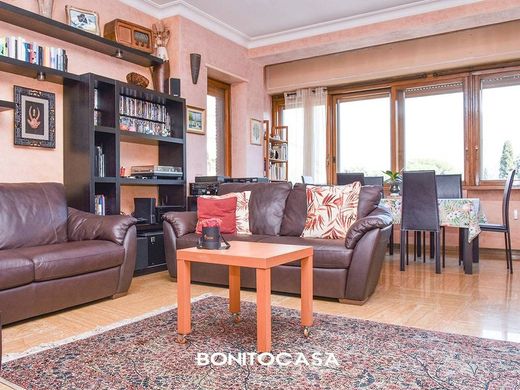 Apartment / Etagenwohnung in Rom, Latium