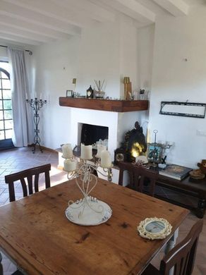 Вилла, Castagneto Carducci, Provincia di Livorno