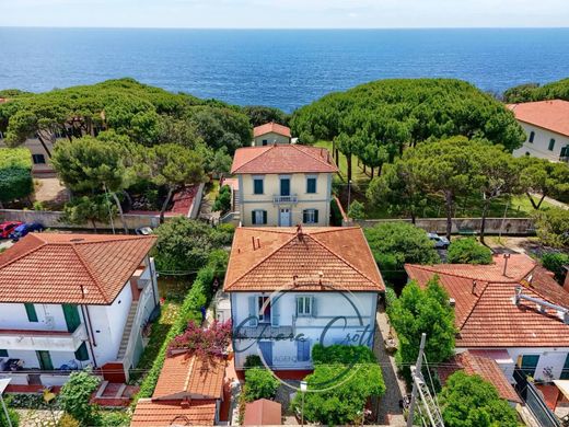 Livorno, Provincia di Livornoのヴィラ