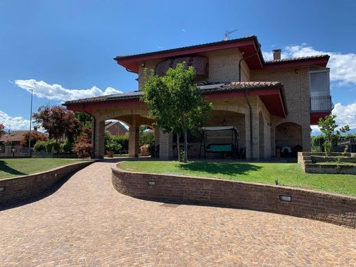 Villa in Volvera, Turin