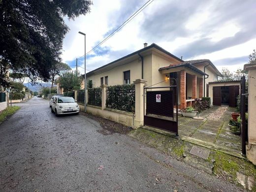 Villa à Camaiore, Lucques