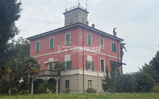 Villa en Cucciago, Provincia di Como
