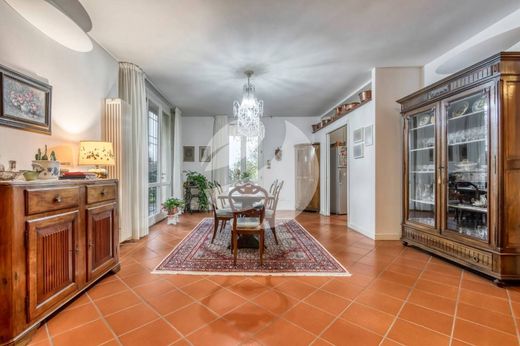 ﻓﻴﻼ ﻓﻲ بولونيا, Bologna