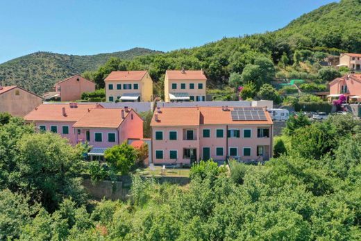 Лэйнхаус, Bergeggi, Provincia di Savona