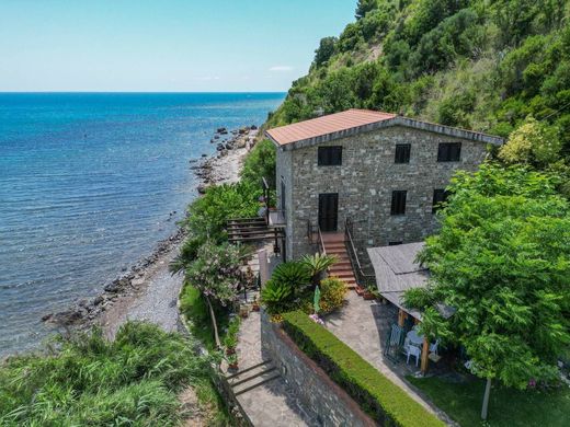 Appartamento a Pollica, Salerno