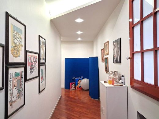 Apartment / Etagenwohnung in Bologna, Emilia-Romagna