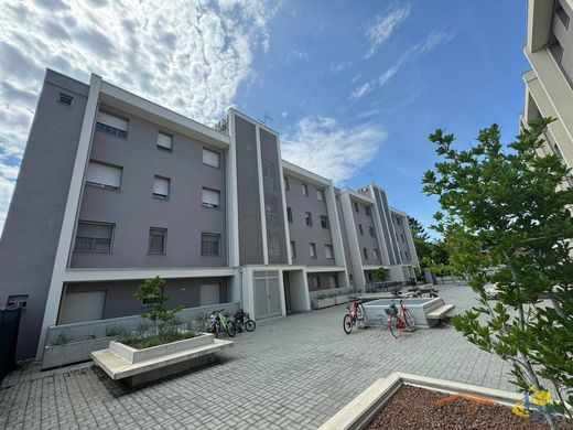 Appartement in Parma, Provincia di Parma