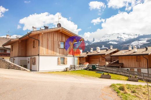 Maison mitoyenne à Predazzo, Trente