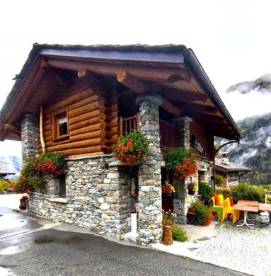 Villa Brusson, Aosta ilçesinde