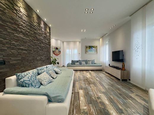 Villa - Lentate sul Seveso, Provincia di Monza e della Brianza